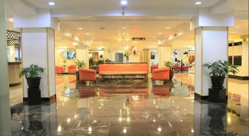 Las Palmas Hotel De Manila 3*,