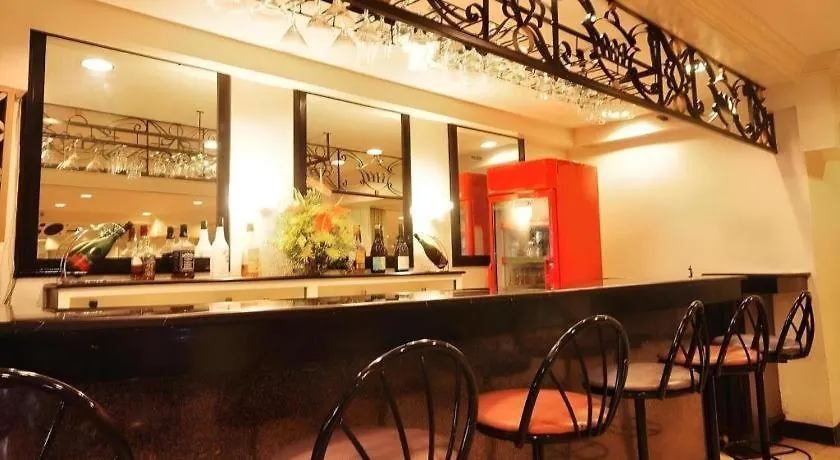 Las Palmas Hotel De Manila 3*,